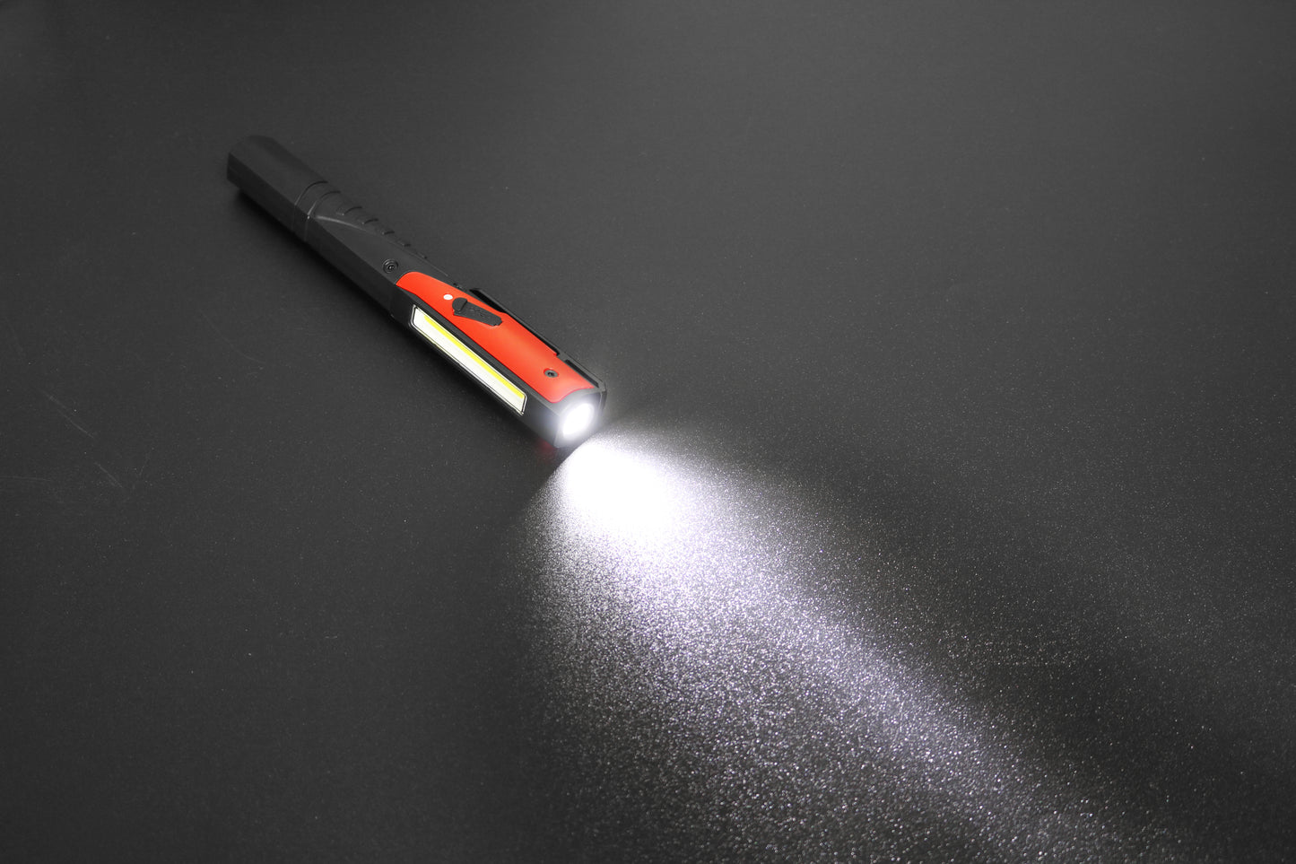 Ladattava HZ työvalo S500, kevyt ja tehokas taskulamppu 500 lumen